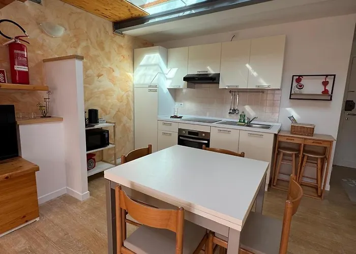 Appartement 81, Bright Miniloft With View
